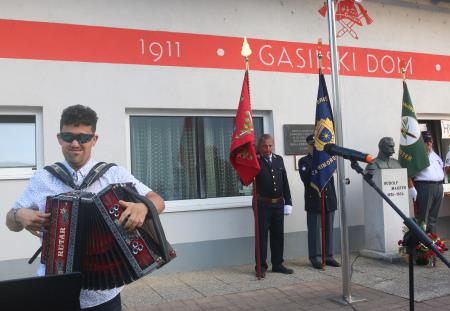 Slovesnost ob15. obletnici  Notranjskega domoljubnega društva General Maister Unec 34 Foto Ljubo Vukelič